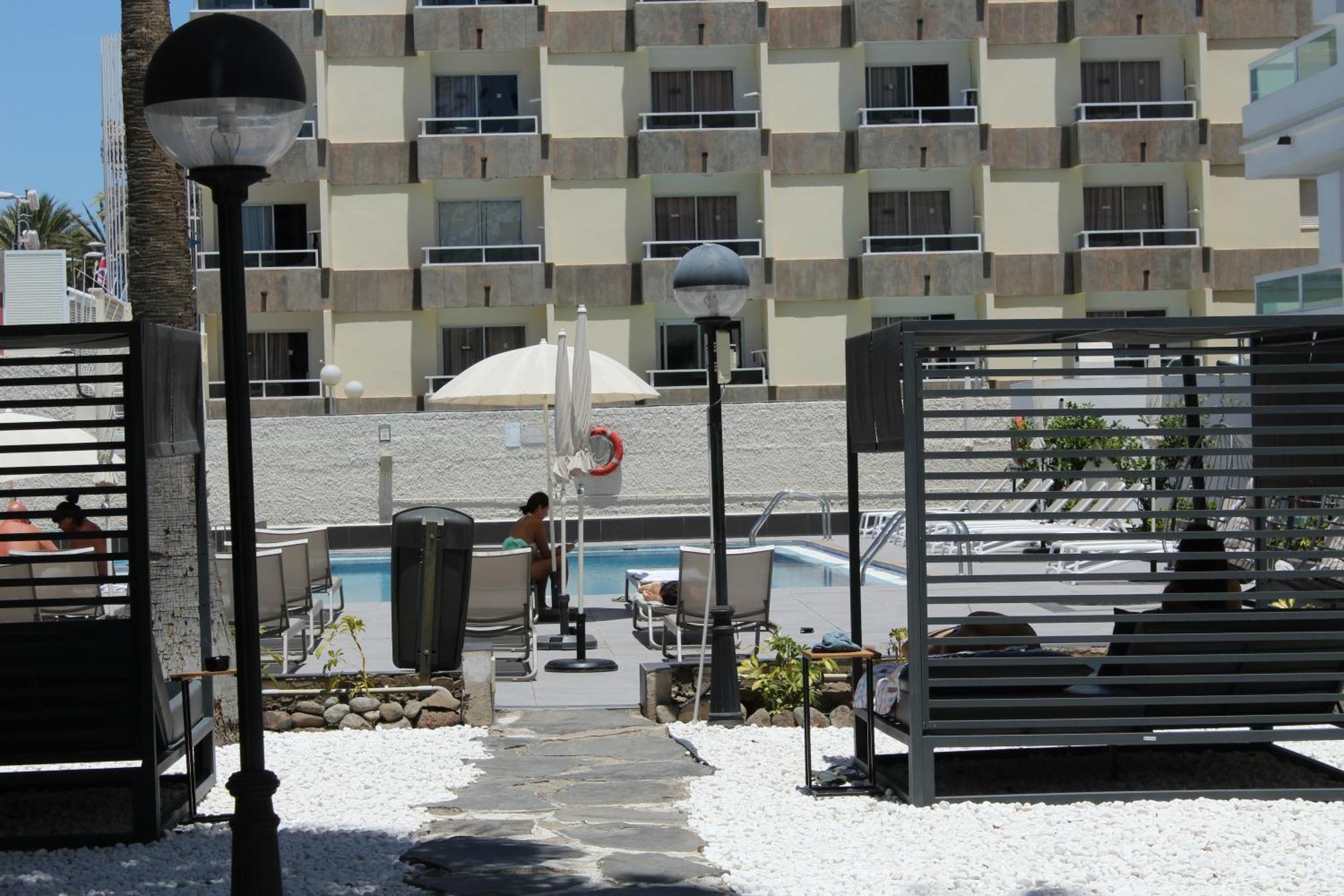 بلايا ديل إنغلز Apartamentos Fayna المظهر الخارجي الصورة